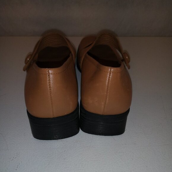 Togo Ladies Size 9M Square Toe Tan Leather Upper Block Heel Shoes - Picture 6 of 8